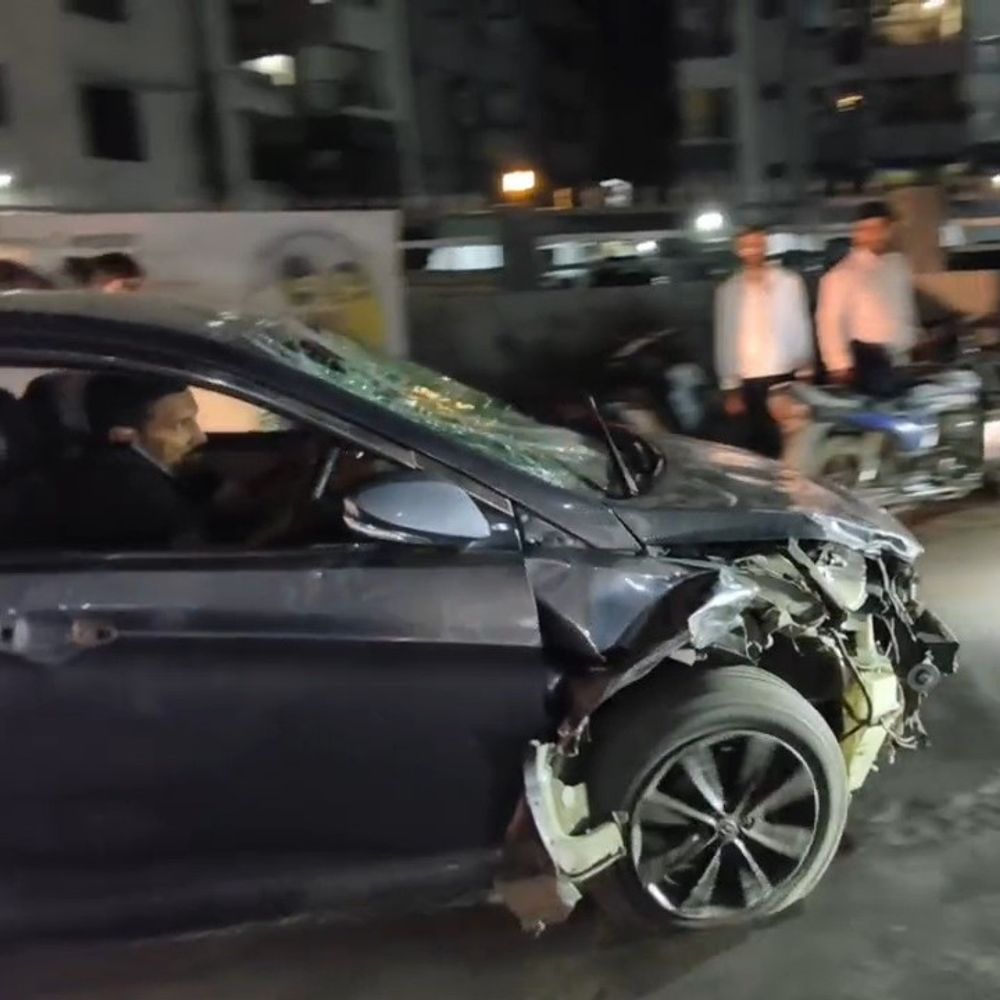 નવસારીમાં લગ્નના ગરબામાં કાર ઘૂસી, 5થી વધુ ઇજાગ્રસ્ત, નશાની આશંકા