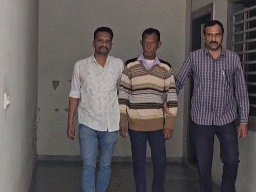 3 થી 5 લાખમાં બાળક ખરીદી 15 લાખમાં વેચવાનું રેકેટ ઝડપાયું. બોગસ પ્રમાણપત્રો પણ બનાવતા હતા.