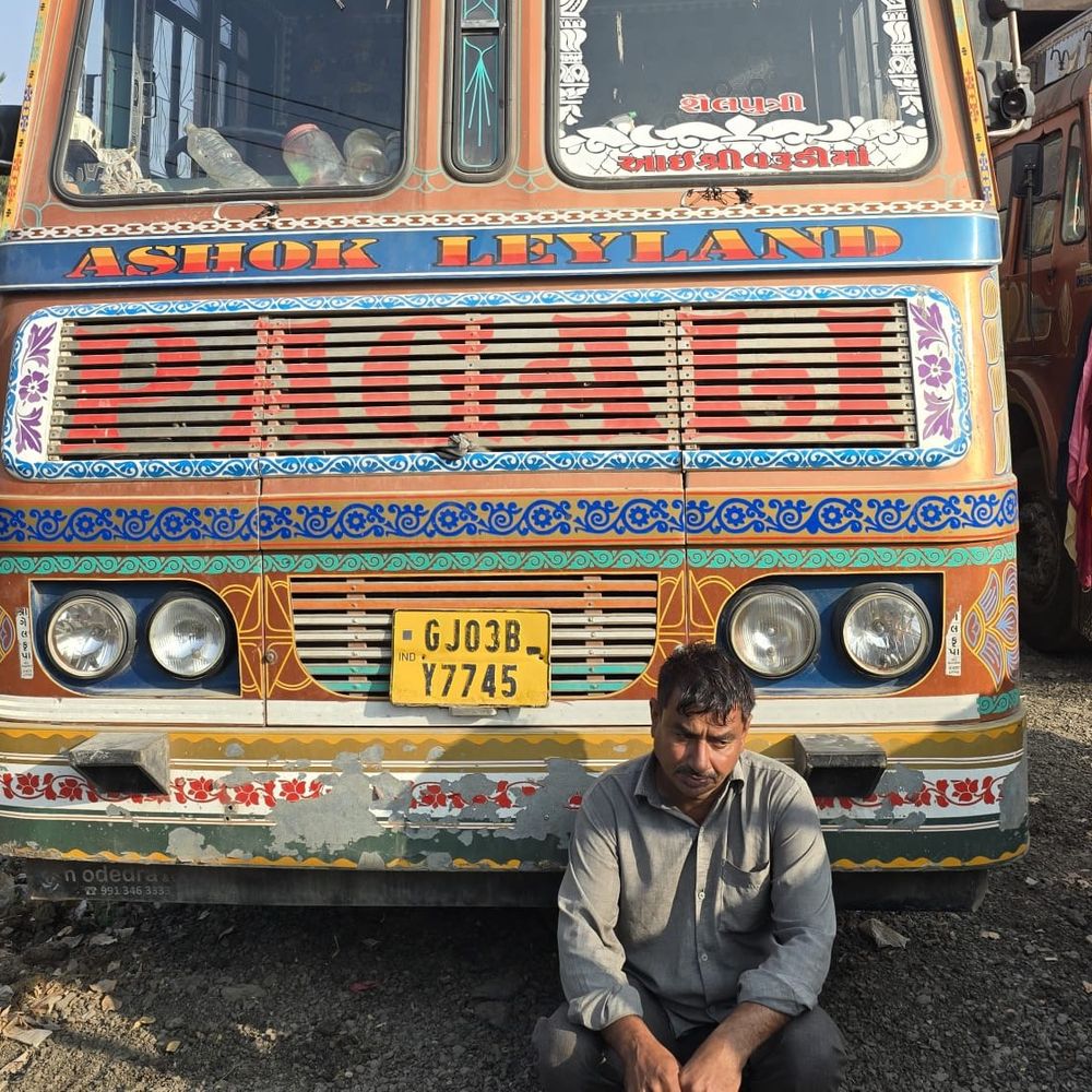 નકલી નંબર પ્લેટ સાથે ટ્રક ચલાવતો શખ્સ પકડાયો, ₹15 લાખનો ટ્રક કબજે