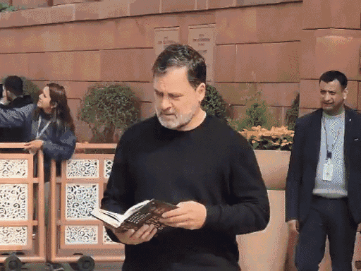 સંસદમાં 'બુક ડ્રામા': પેંગ્વિન રેન્ડમ હાઉસનો દાવો પુસ્તક પબ્લિશ નથી થયું