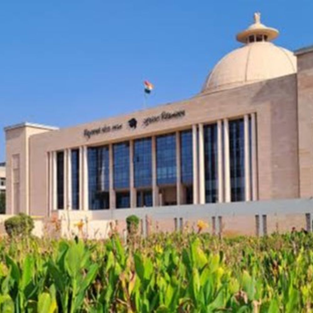 આતંકવાદ અને ઓર્ગેનાઈઝ્ડ ક્રાઈમ સામે સરકારનું નિયંત્રણ વિધેયક: જેલ અને મિલકત જપ્તીની જોગવાઈ કડક.