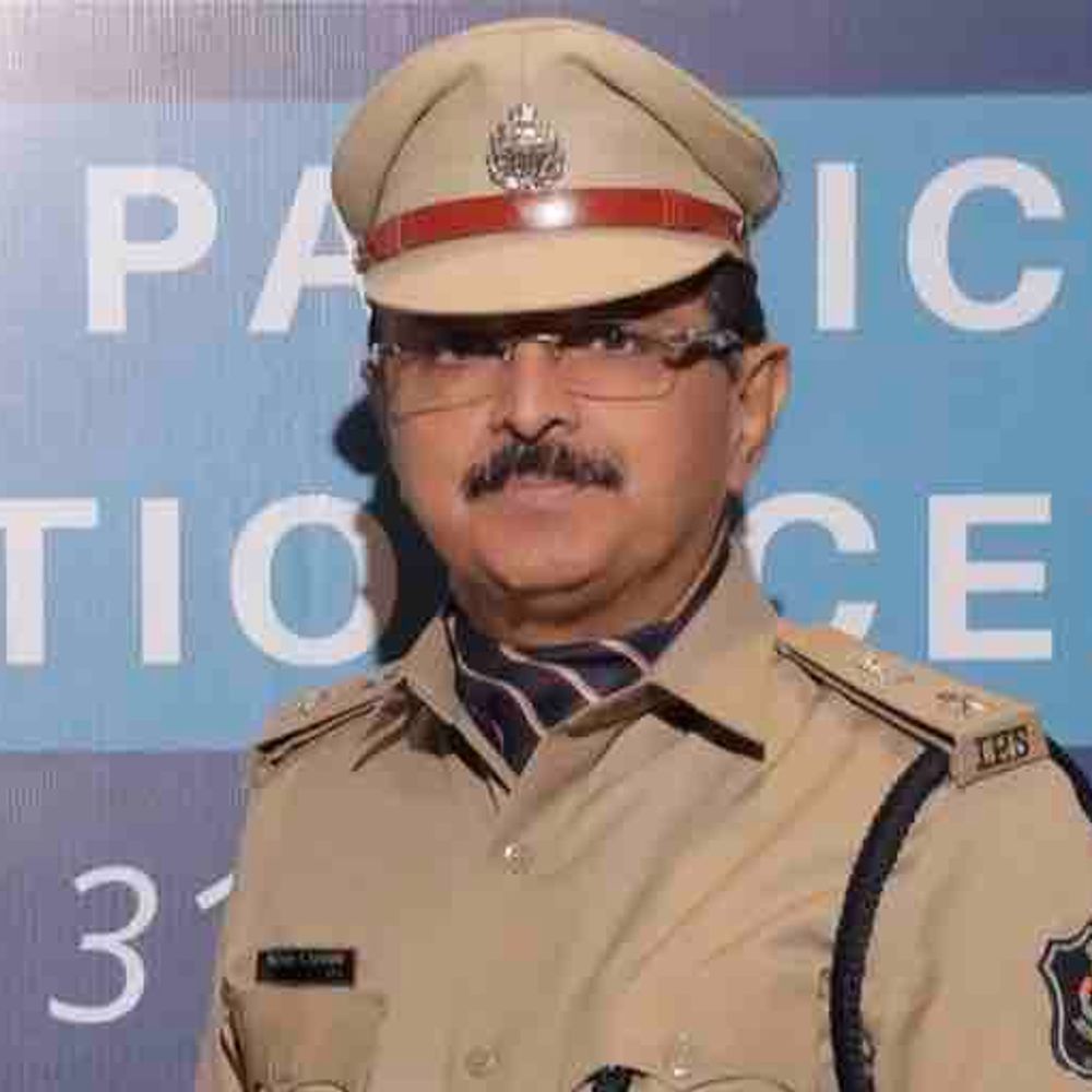 અમરેલી DIG રાજન સુશરા અરજદારોને દર મહિને મળશે, SP કચેરી અને પોલીસ સ્ટેશનની મુલાકાત લઈ ફરિયાદોનું નિરીક્ષણ કરશે.