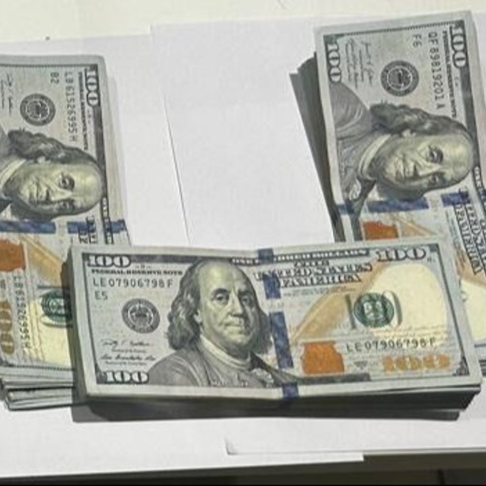 અમદાવાદ એરપોર્ટ પરથી દુબઈ જતા મુસાફર પાસેથી ₹25 લાખથી વધુનું USD જપ્ત, કસ્ટમની બાજનજર.