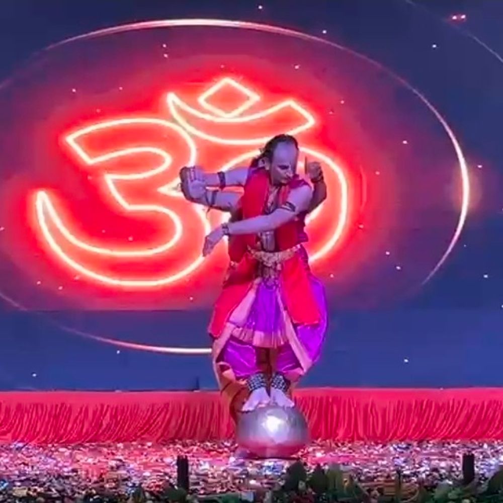 દાહોદ કેદારનાથ મંદિરે શિવમહોત્સવ: લોકડાયરા, શિવતાંડવ અને આદિવાસી નૃત્યોથી ભક્તિમય માહોલ સર્જાયો.