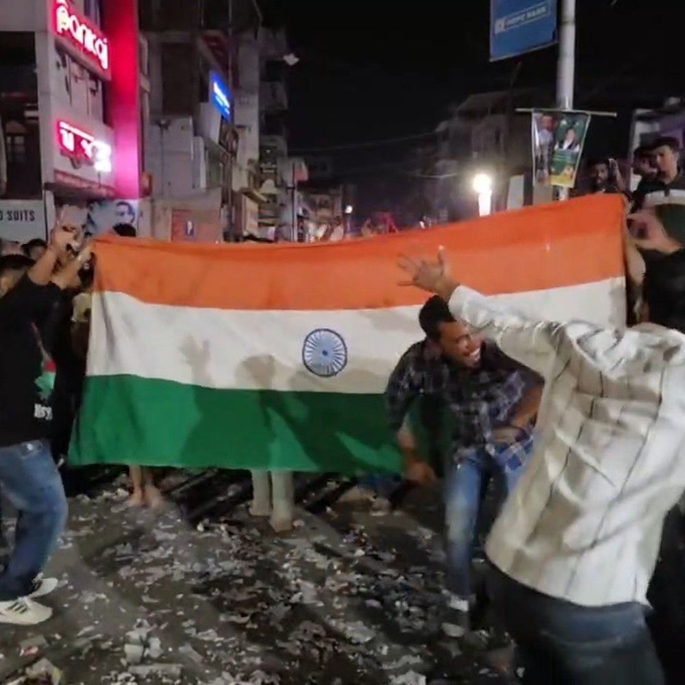 ભારતે પાકિસ્તાનને 61 રને હરાવ્યું, ટીમ ઇન્ડિયા SUPER-8માં; નવસારીમાં જીતની ઉજવણી.