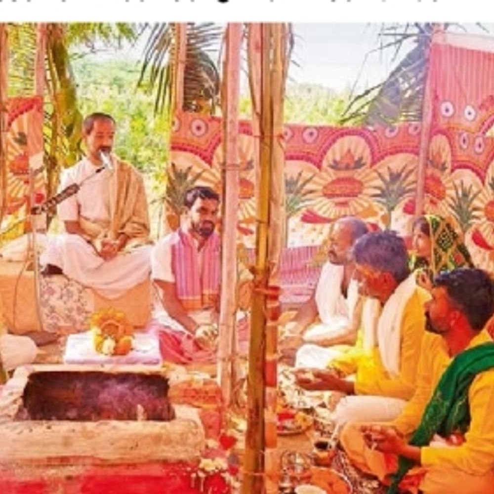 હલરા ખાતે પંચમુખી હનુમાન દાદાનો પ્રાણ પ્રતિષ્ઠા મહોત્સવ યોજાયો. જેમાં ભાવિક ભક્તોએ ઉત્સાહભેર ભાગ લીધો હતો.