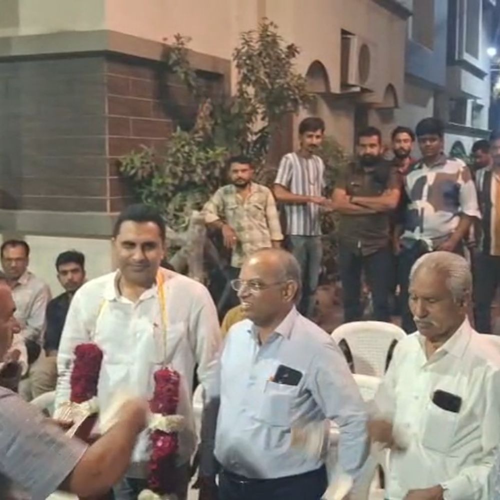 મોરબી જિલ્લા ભાજપના મહામંત્રી તરીકે નિર્મલભાઈ જારીયાની વરણી નિવાસસ્થાને ઉજવણી થઈ.