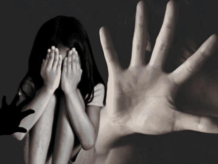 TTE એ ચાલતી ટ્રેનમાં બળાત્કાર કર્યો': ટિકિટના બહાને કેબિનમાં લઈ જઈ ગોરખપુરમાં સેના ભરતીની તૈયારી કરતી યુવતી પર દુષ્કર્મ.