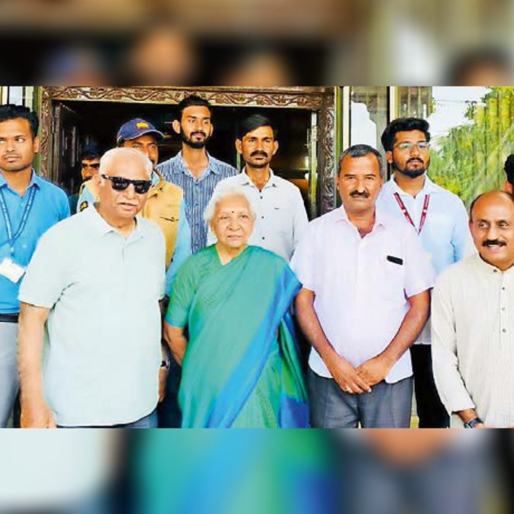 આનંદી બહેન પટેલની ધોળાવીરાની મુલાકાત: UPના રાજ્યપાલની ધોળાવીરા અને રોડ ટુ હેવનની મુલાકાત.