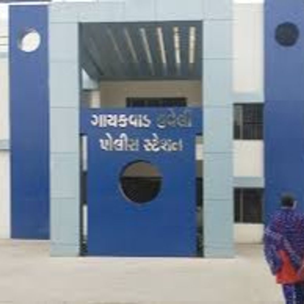 પતિએ પોસ્ટથી ટ્રિપલ તલાક આપ્યા, સરખેજ રોજામાં બીજા લગ્ન; જમાલપુરની પરિણીતાની ફરિયાદ.