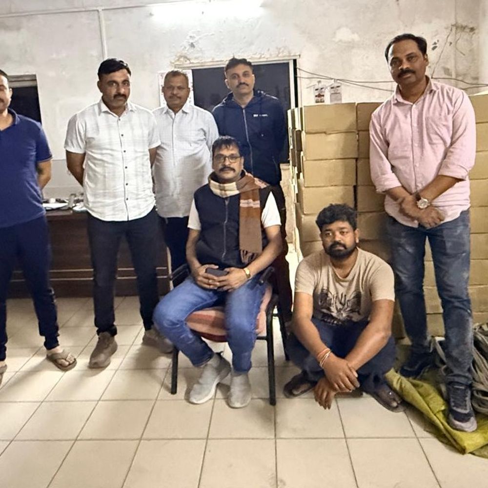 ફાટેલી થેલીઓમાં દારૂની હેરાફેરી: ગ્રામ્ય LCBએ 23 લાખનો દારૂ ઝડપ્યો, ટ્રક જપ્ત, ચાલક પકડાયો, બે વોન્ટેડ.