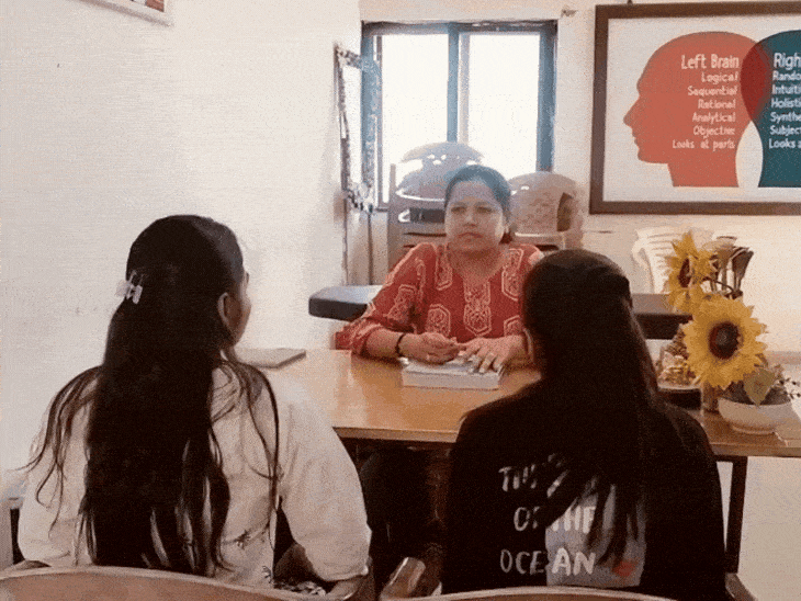 બોર્ડના વિદ્યાર્થીઓ માટે ફોબિયા, ડિપ્રેશન: સૌરાષ્ટ્ર યુનિ.ના પ્રોફેસરની યાદશક્તિ માટે PQRST ટેકનીક અને વાંચન માટે 5 ઇન્દ્રિયોના ઉપયોગની સલાહ.