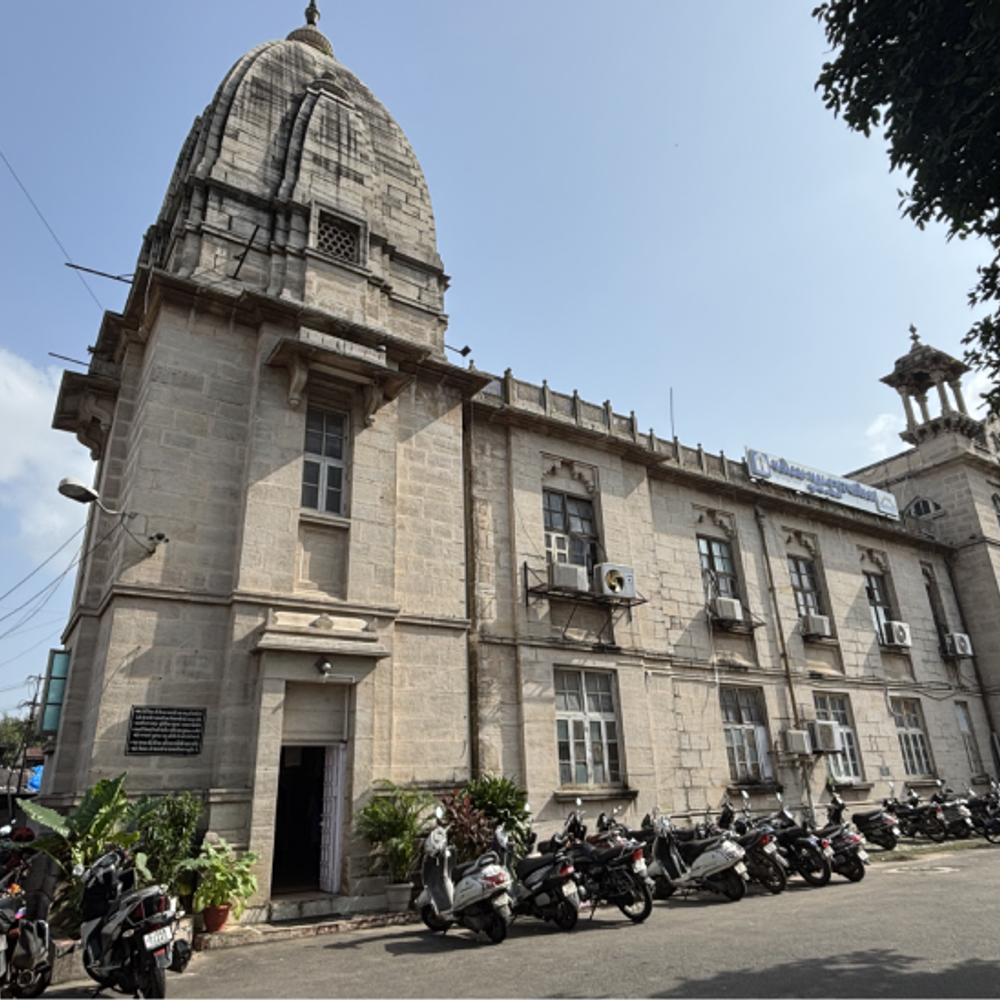 VMCના આરોગ્ય કેન્દ્રમાં ૧૪ જગ્યાઓ ભરાઈ: ગાયનેકોલોજિસ્ટ, લેબ ટેકનીશિયન, સ્ટાફ નર્સ અને ફિમેલ હેલ્થ વર્કરની નિમણૂક.