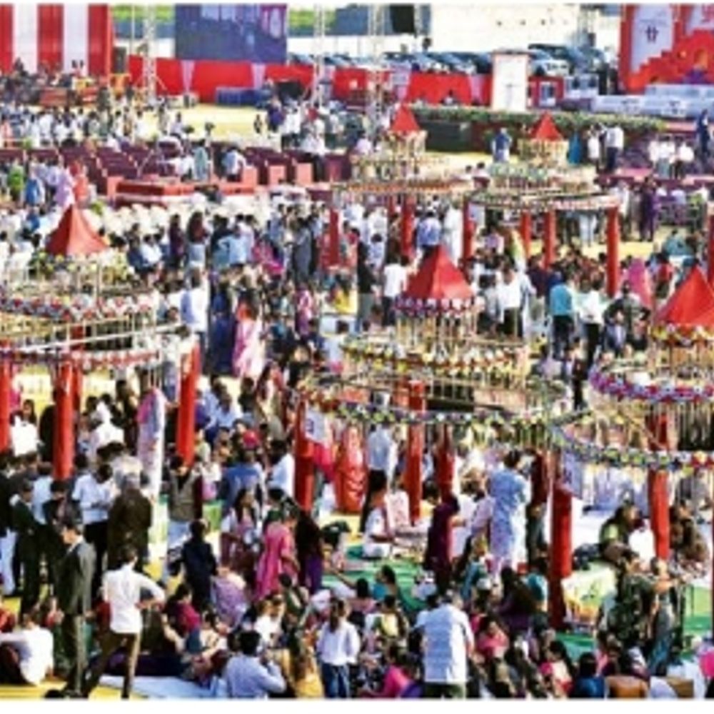 SRK દ્વારા આયોજિત ભવ્ય સમૂહ લગ્નોત્સવમાં 75 નવદંપતિઓએ પ્રભુતામાં પગલાં પાડ્યા.