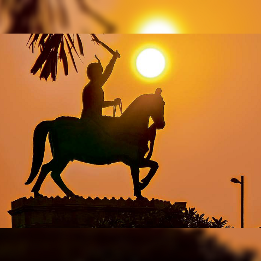 મોખડાજીનો યુદ્ધ ટંકાર: શૌર્ય રંગથી ઝળહળતા આકાશ નીચેની સન્ડે ફોટો સ્ટોરી.