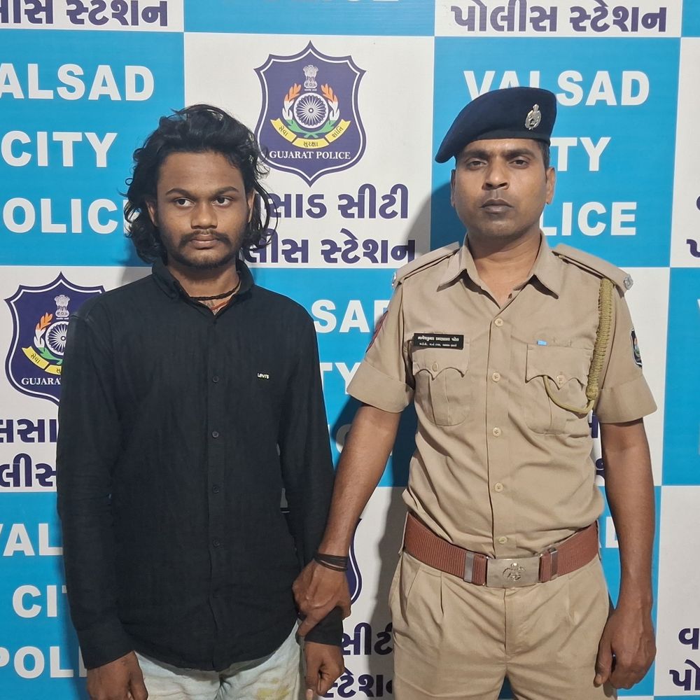 વલસાડમાં જૂની અદાવતમાં હુમલો કરનાર એક આરોપીની ધરપકડ, ખડકીભાગડા ક્રિકેટ ગ્રાઉન્ડ પાસે ઘટના બની.