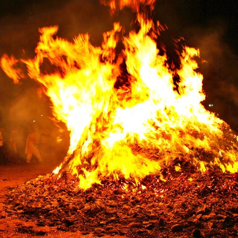 હોળાષ્ટક શરૂ: લગ્ન જેવા શુભ કાર્યો વર્જિત; હોળી પર ચંદ્રગ્રહણ. પંચાંગ ભેદથી હોળીની તારીખમાં ફેરફાર.