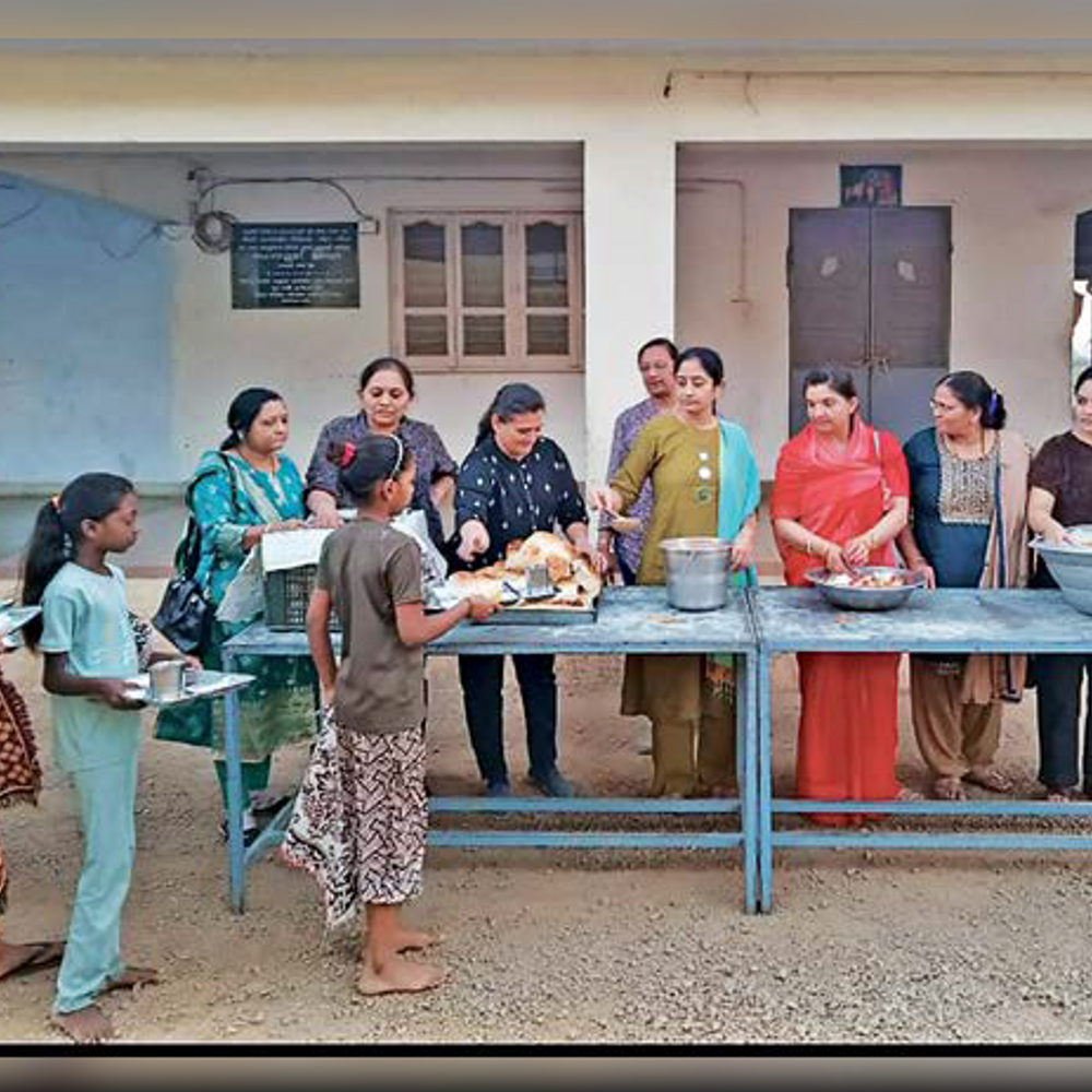 બ્લડ કેન્સરને હરાવી યોગ અને સેવાનો માર્ગ અપનાવનાર મહિલાની પ્રેરણાદાયી ગાથા, જરૂરિયાતમંદો માટે બની સારથિ.