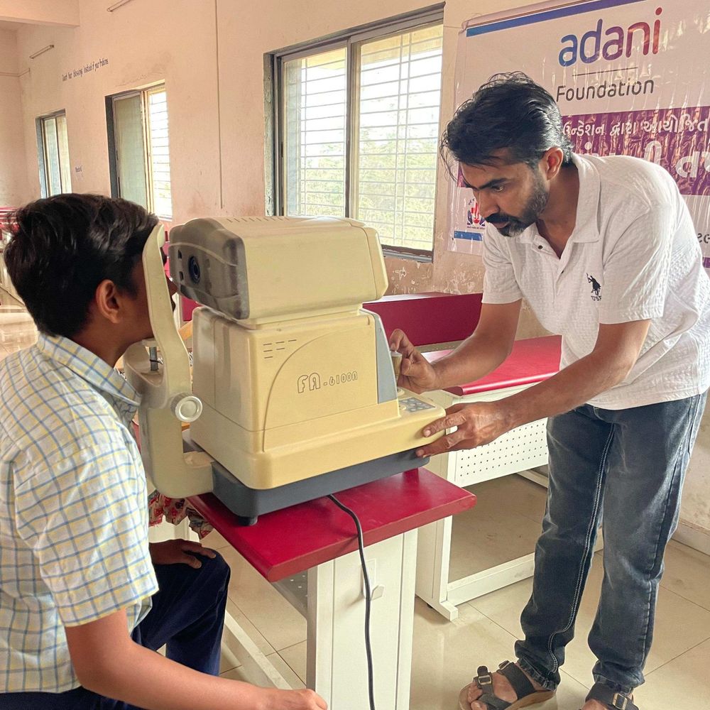 ભરૂચની 14 શાળાના 294 વિદ્યાર્થીઓને આંખોમાં ખામી જણાઈ; Adani Foundation દ્વારા નેત્ર તપાસ કેમ્પ યોજાયો.