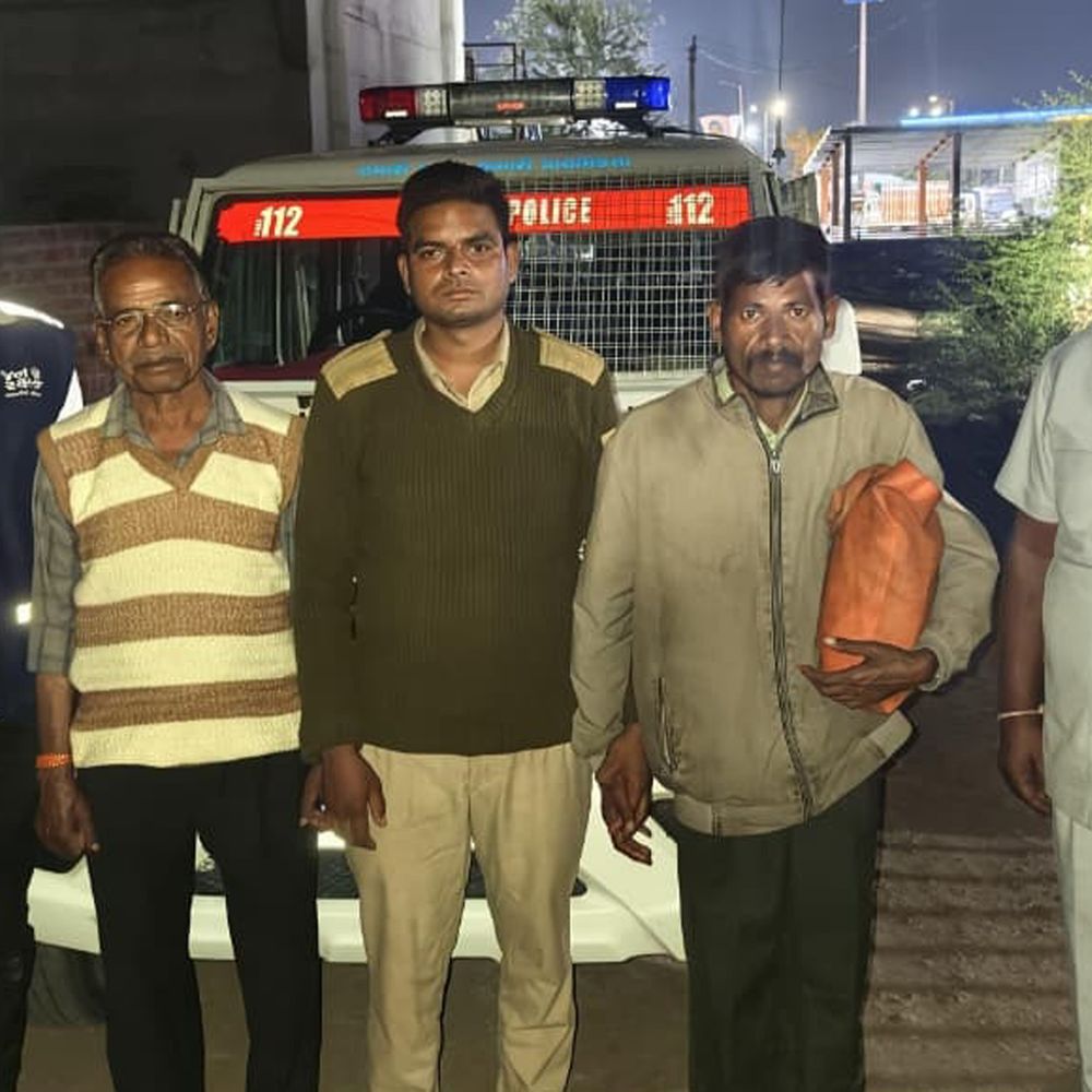 112 ઇમરજન્સી સેવા: રાબડાળનો માનસિક અસ્થિર યુવાન જેતપુર રોડ પર મળ્યો, 15 દિવસથી ગુમ યુવાન પરિવારને મળ્યો.