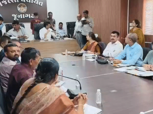 જૂનાગઢ જિલ્લા પંચાયતની પહેલ: ઘર અને ગામ સંભાળતી 9 શ્રેષ્ઠ મહિલા સરપંચ વહુઓનું સન્માન