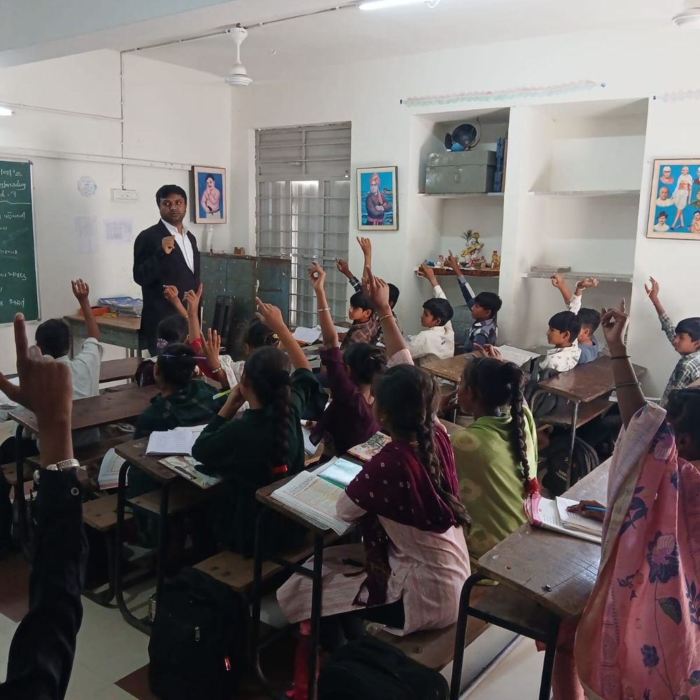 ચોટીલા મધ્યાહન ભોજન કેન્દ્રમાં ગેરરીતિ: નાયબ કલેક્ટરની તપાસમાં ખુલાસા.