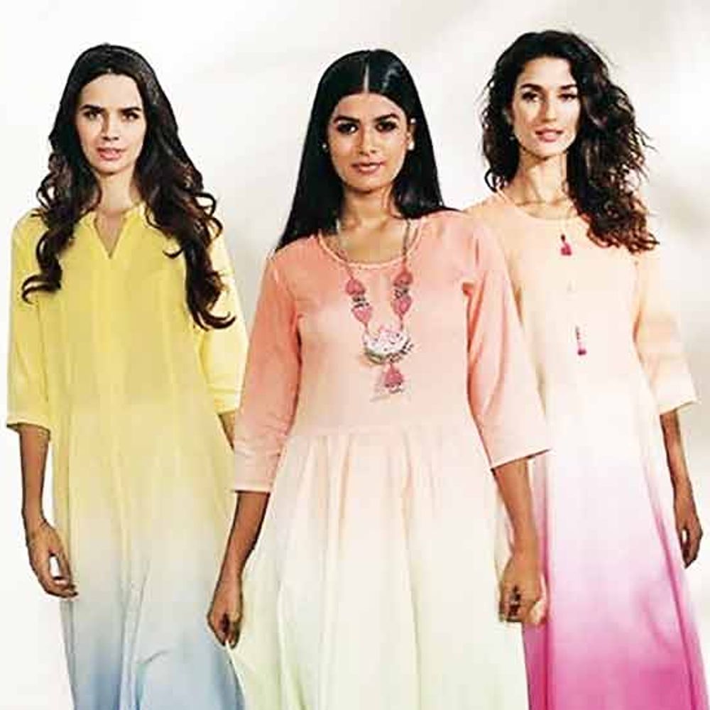 ફેશન: રંગોથી રંગાયેલું સ્ટાઇલિશ રૂપ: ધુળેટી માટે પરફેક્ટ ફેશન ગાઇડ, આઉટફિટ, ફૂટવેર, એક્સેસરીઝ અને બ્યુટી ટિપ્સ.