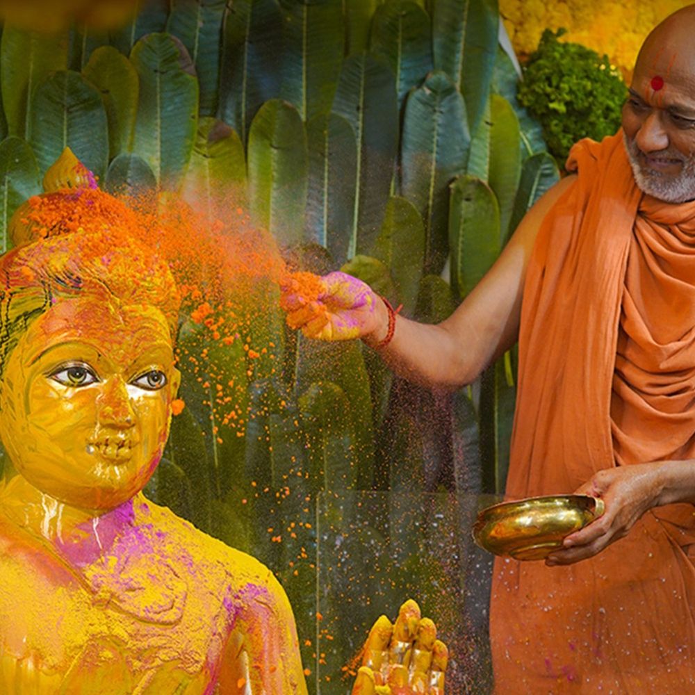 પાટડી વર્ણીન્દ્રધામ મંદિરે 3 દિવસીય મંગલ મહોત્સવ: 500 લિટર દૂધ, 500 કિલો ફૂલ, 2000 કિલો રંગોથી મહાઅભિષેક.