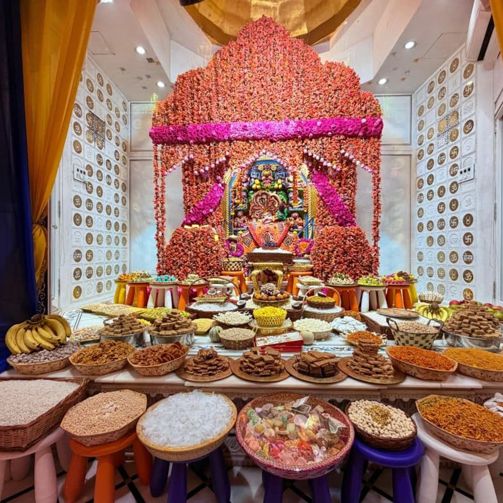 સાળંગપુર હનુમાનજી મંદિરે દિવ્ય શણગાર:ફૂલો અને અન્નકૂટ ધરાવાયો, ભક્તોએ દર્શન કરી ધન્યતા અનુભવી