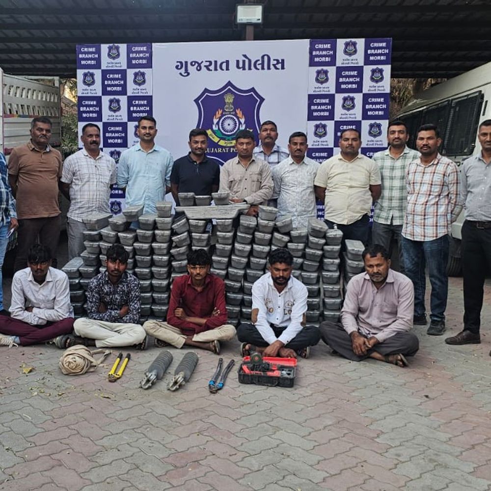 વાંકાનેરમાં 11 લાખના વાયર ચોરી ગેંગના 5 પકડાયા, ₹14.13 લાખનો મુદ્દામાલ જપ્ત, 5 આરોપીની શોધખોળ.