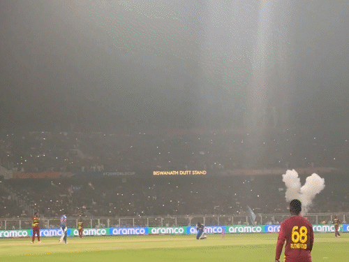 મેચ જિતાડ્યા પછી સંજુ ઇમોશનલ, ઘૂંટણીએ પડીને ભગવાનનો આભાર માન્યો:કેપ્ટન સૂર્યાએ ટોપી ઉતારીને સલામ આપી, બરાબર 10 વર્ષ પછી સેમસને કોહલીનો રેકોર્ડ તોડ્યો; મોમેન્ટ્સ-રેકોર્ડ્સ