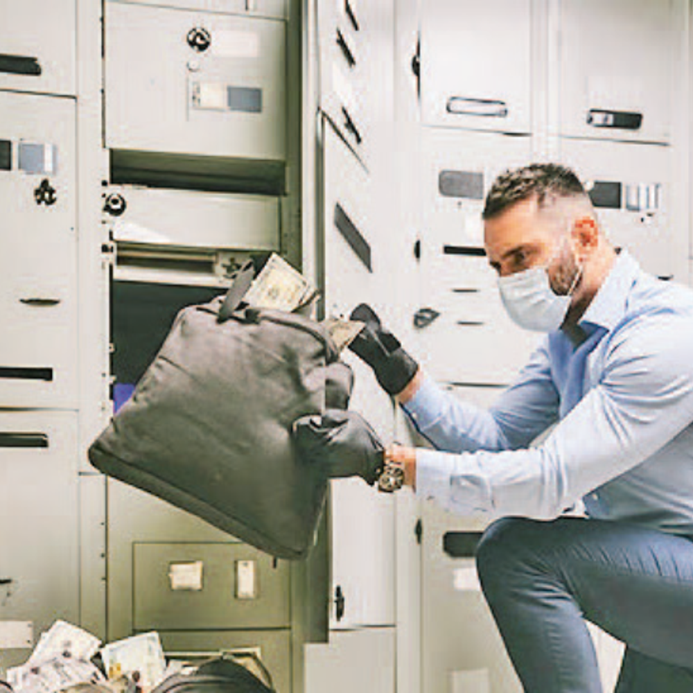 બ્લેક એન્ડ વ્હાઈટ: દલા તરવાડી જેવા ભ્રષ્ટ કર્મચારીઓને કાનૂનનો ખોફ હોવો જોઈએ જેથી BANK કૌભાંડો અટકે.