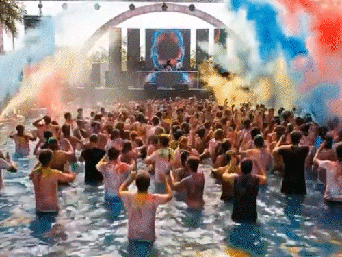 ધુળેટી: ગુજરાતીઓ રંગોમાં તરબોળ; પ્રાઇવેટ પૂલ, વોટર ટેન્કર, DJ સાથે યુવાધન મસ્તી કરશે.