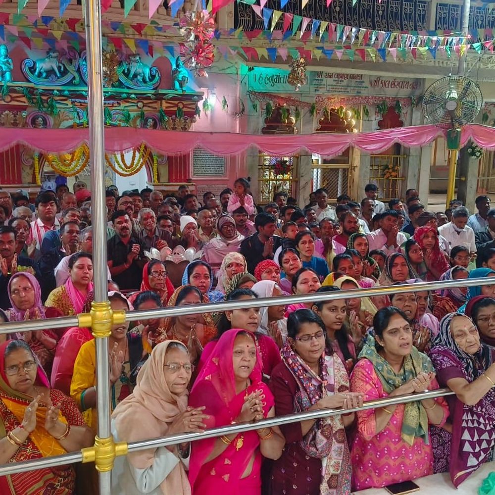 ખેડબ્રહ્મા અંબિકા માતાજી મંદિરમાં પૂનમ, ચંદ્રગ્રહણને કારણે દર્શન સમયમાં ફેરફાર.