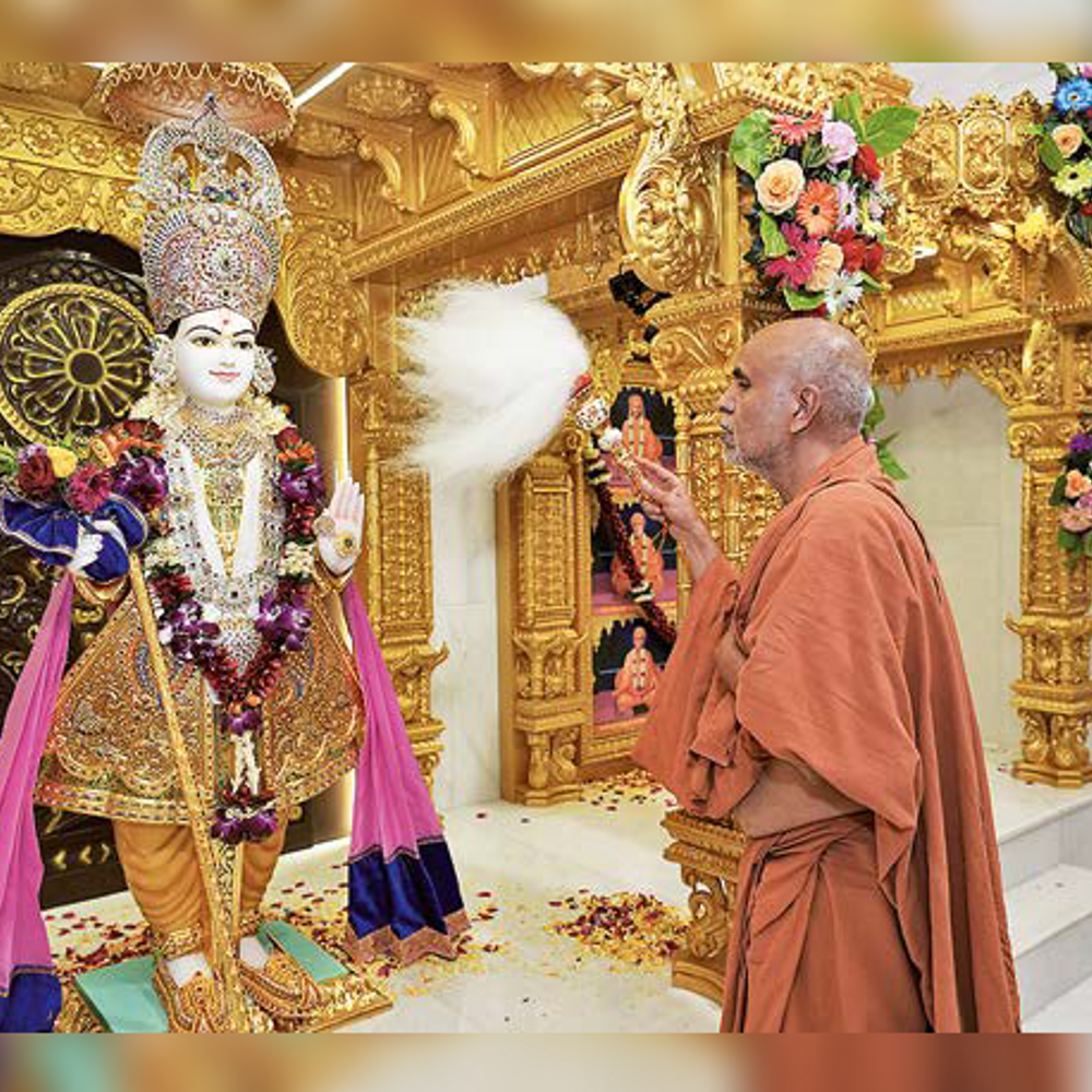 ભુજ SMVS સ્વામિનારાયણ મંદિરે મૂર્તિ પ્રતિષ્ઠા મહોત્સવ: ભવ્ય આયોજન અને પૂર્ણ પુરુષોત્તમ સ્વામિનારાયણ ભગવાનની પ્રતિષ્ઠા.