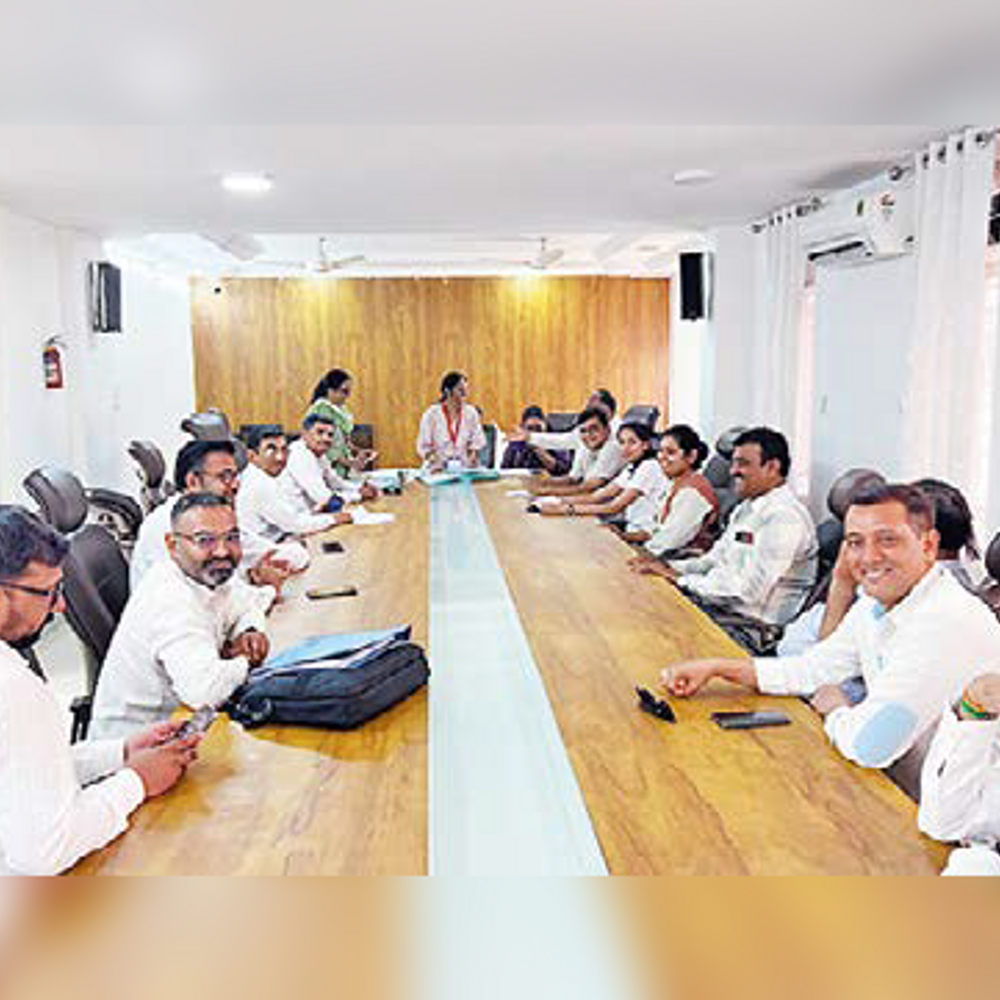 કાઉન્સિલ સભ્યો ભુજ મુલાકાત: કચ્છના બે ધારાશાસ્ત્રીઓ Bar Council of Gujaratની ચૂંટણી લડશે.