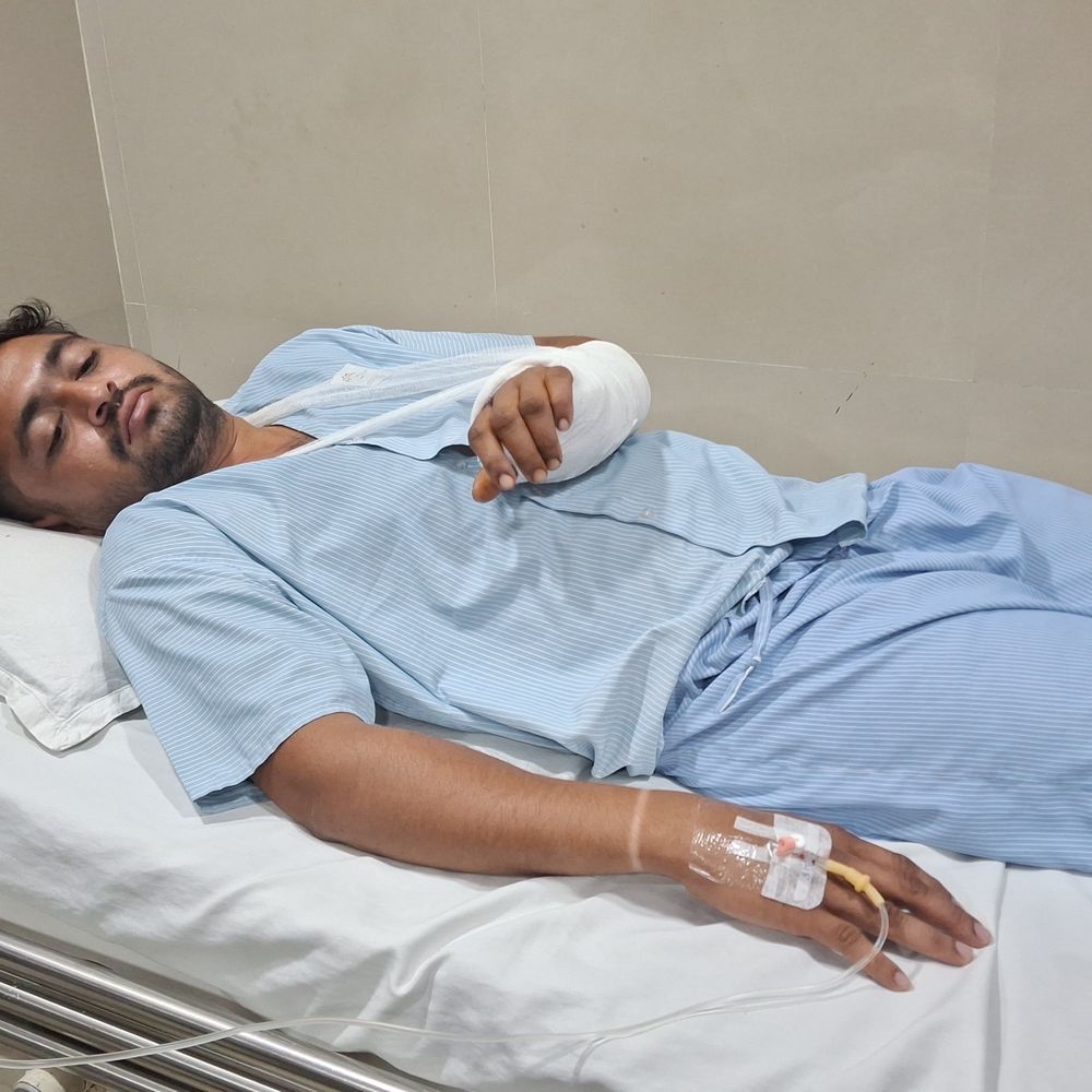 Speedમાં ટેમ્પો ચલાવવા બાબતે બાઈકસવારે મિત્રો બોલાવી ટેમ્પોચાલકને માર માર્યો, યુવક હોસ્પિટલમાં દાખલ.",