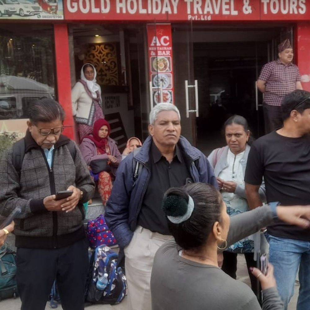 નેપાળ ચૂંટણીને લીધે 60 ગુજરાતીઓ સૌનોલી બોર્ડર પર ફસાયા, ફ્લાઈટ છતાં પરત ફરી શકતા નથી, બોર્ડર બંધ.