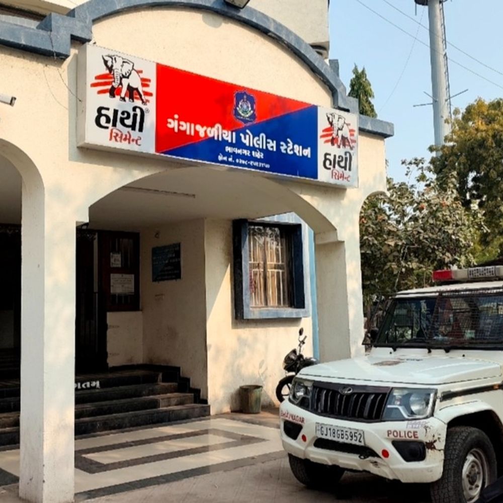 લગ્નપ્રસંગની માથાકૂટે ભાઈઓ વચ્ચે મારામારી, ધોકાથી હુમલો: યુવકને ઈજા અને ફ્રેક્ચર.