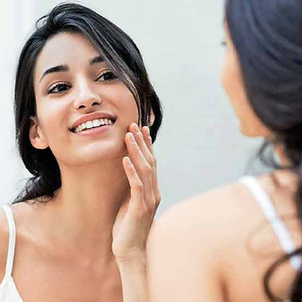 રાત્રે સ્કિનકેર રૂટિન શા માટે જરૂરી છે?: ધૂળ અને પ્રદૂષણથી ત્વચાને બચાવવા માટે આ રૂટિન ખૂબ જરૂરી છે.