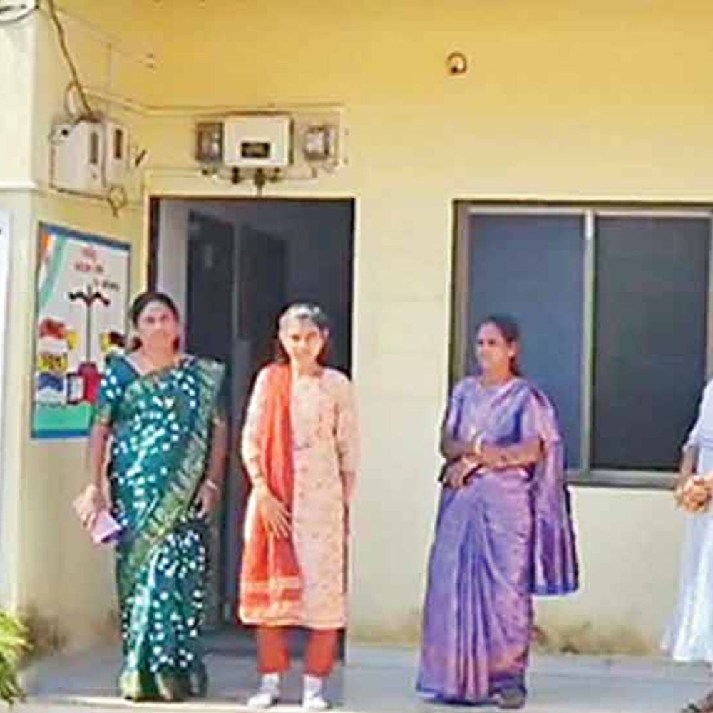 મહિલાઓના હાથમાં ગામનું સંચાલન: ચિખલવાવ ગામ મહિલા સશક્તિકરણનું ઉદાહરણ, જ્યાં પંચાયતથી લઈ આરોગ્ય સુધી મહિલાઓ જ સંચાલન કરે છે.