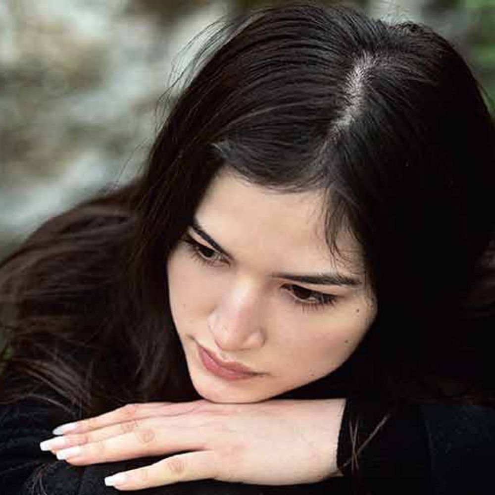 સંબંધો જ્યારે મનને થકવી દે: સંબંધોની માનસિક અસર અને સ્વ-સન્માન જાળવવાની વાત કરે છે.