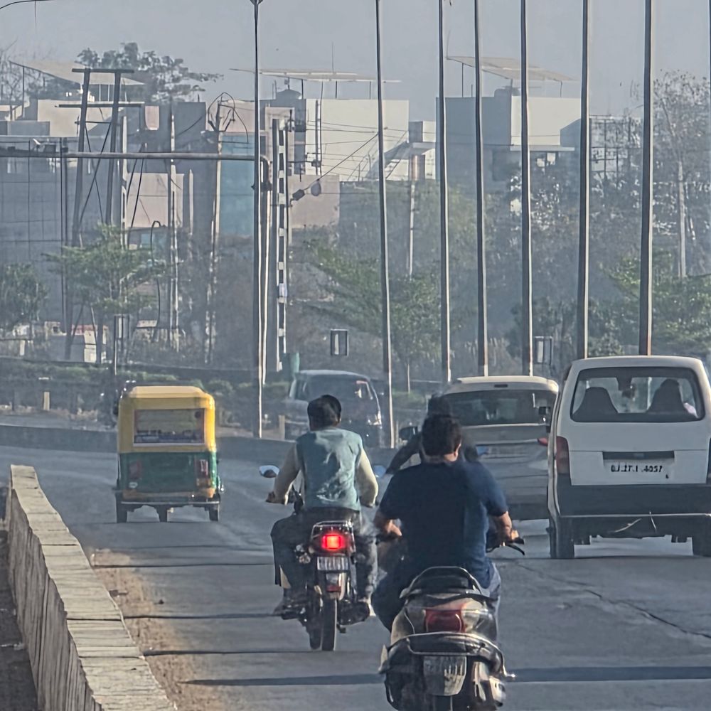 હિંમતનગરમાં વાતાવરણમાં પલટો: ઉનાળાની શરૂઆતમાં શિયાળા જેવો અનુભવ, ધુમ્મસ છવાયું.