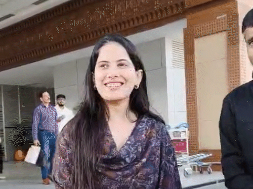 અમદાવાદ એરપોર્ટ પર T20 ફાઈનલ મેચ માટે સેલિબ્રિટીનો જમાવડો