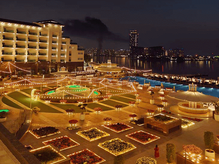 ગુજરાતની વેપારી સંસ્થાએ યુદ્ધમાં ફસાયેલા માટે હેલ્પ ડેસ્ક શરૂ કર્યું, ૬ લોકો સુરક્ષિત પાછા ફર્યા.