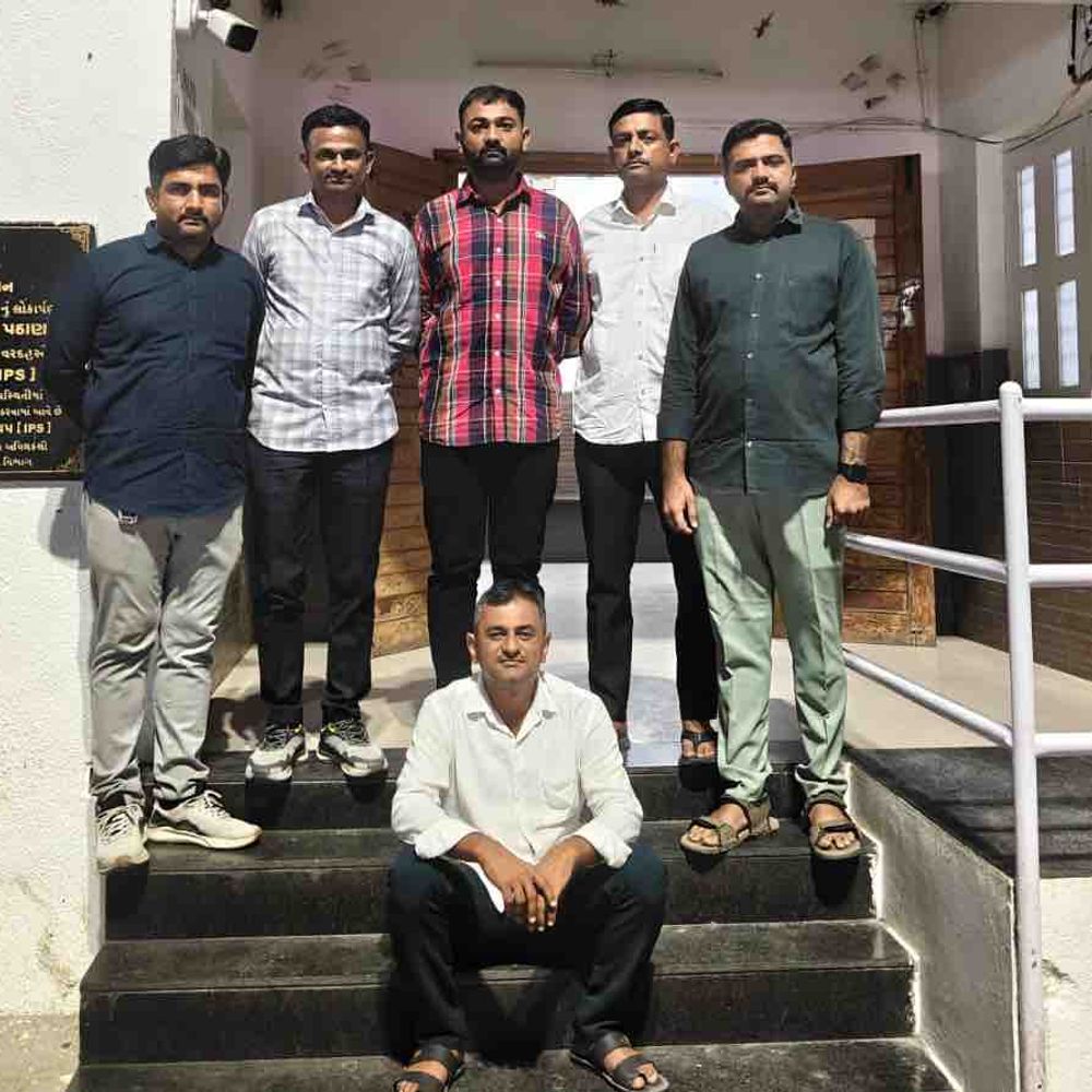 રાજુલા પોલીસે 19 વર્ષથી ફરાર અપહરણના આરોપીને બેંગ્લોરમાંથી પકડ્યો: ઓપરેશન પાર પાડી ધરપકડ કરી.