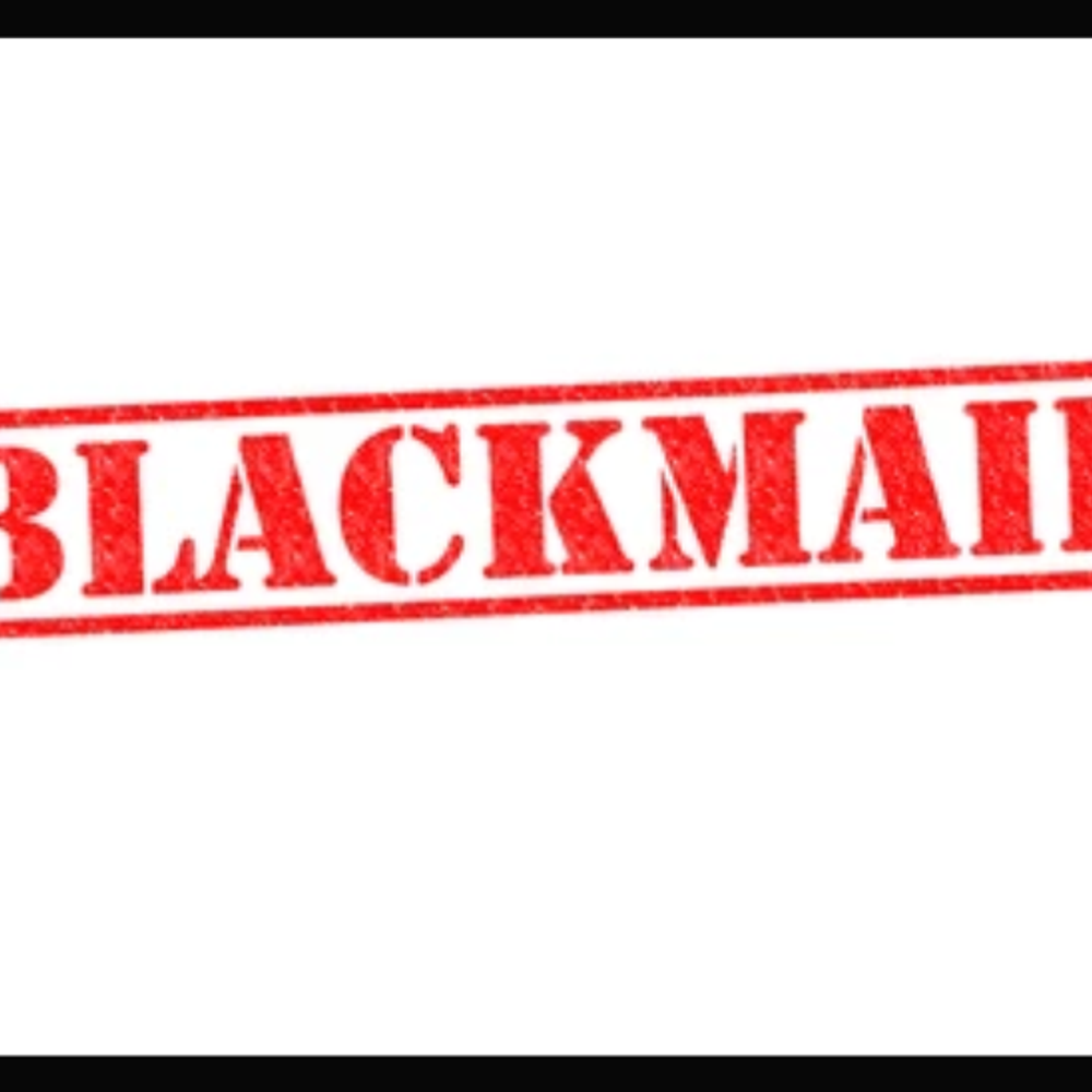 દુબઈમાં બ્લેકમેઇલ: હીરા કંપનીના એકાઉન્ટન્ટે મોર્ફ કરેલા ફોટાથી યુવતી પાસેથી 79.13 લાખ રૂપિયા પડાવ્યા.