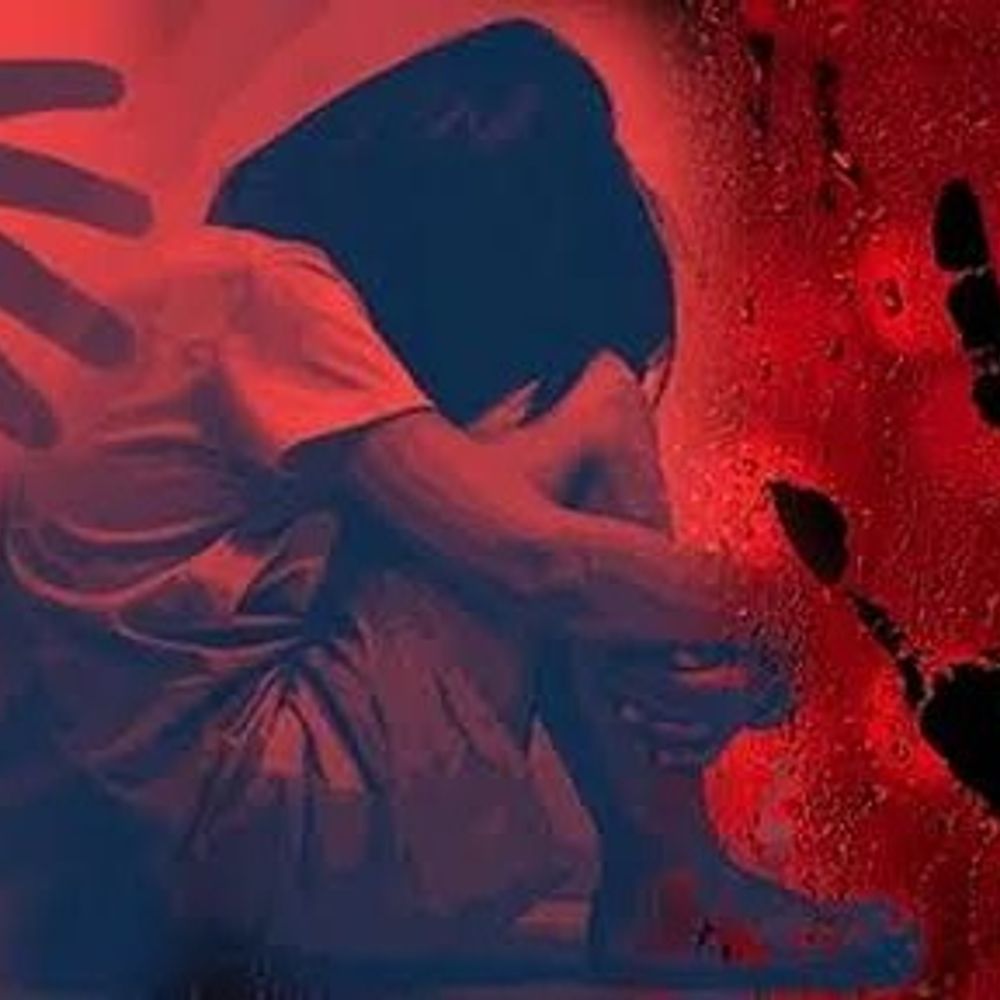 દીકરી પ્રેગ્નન્ટ હોવાની જાણ થતાં માતાના પગ નીચેથી જમીન સરકી:16 વર્ષીય સગીરા પર દુષ્કર્મ આચરીને ગર્ભવતી બનાવી, મકરપુરા પોલીસે અજાણ્યા શખસ સામે ફરિયાદ દાખલ કરી