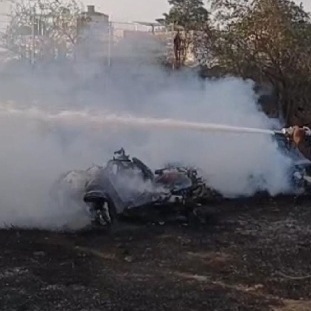 રાજકોટમાં એક દિવસમાં આગની ત્રણ ઘટના:શહેર ક્રાઈમ બ્રાંચે જપ્ત કરેલા 9 બાઈક અને સર્વિસ સ્ટેશનમાં અર્ટિગા કાર બળીને ખાખ, જાનહાનિ ટળી