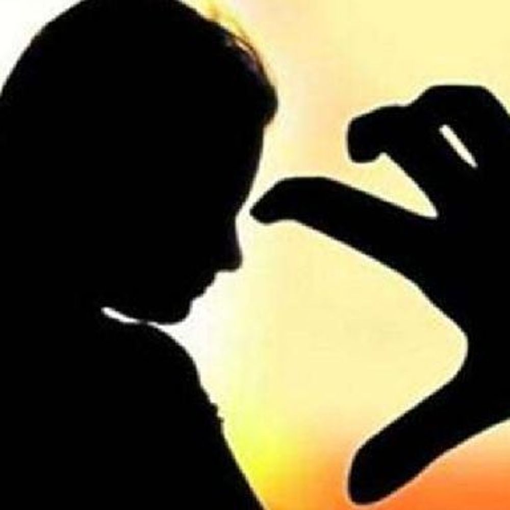 ઈસનપુરમાં જેઠે નાના ભાઈની પત્ની પર નજર બગાડી:શરીર સંબંધ બાંધવા માટે દબાણ કર્યું, ના પાડતા મહિલા દિવસે જ રાત્રે લાજ લેવાનો પ્રયાસ કર્યો